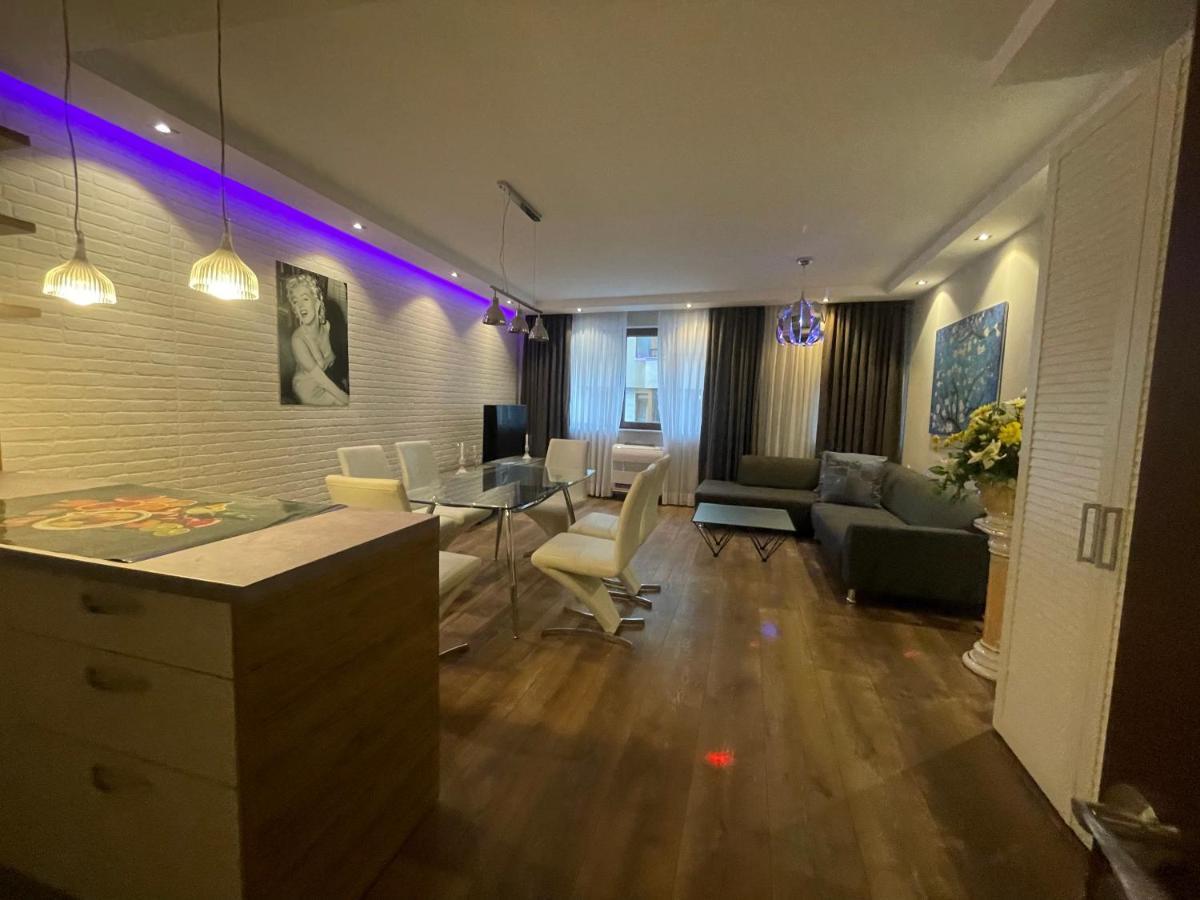 Luxury In Center 1 דירה *