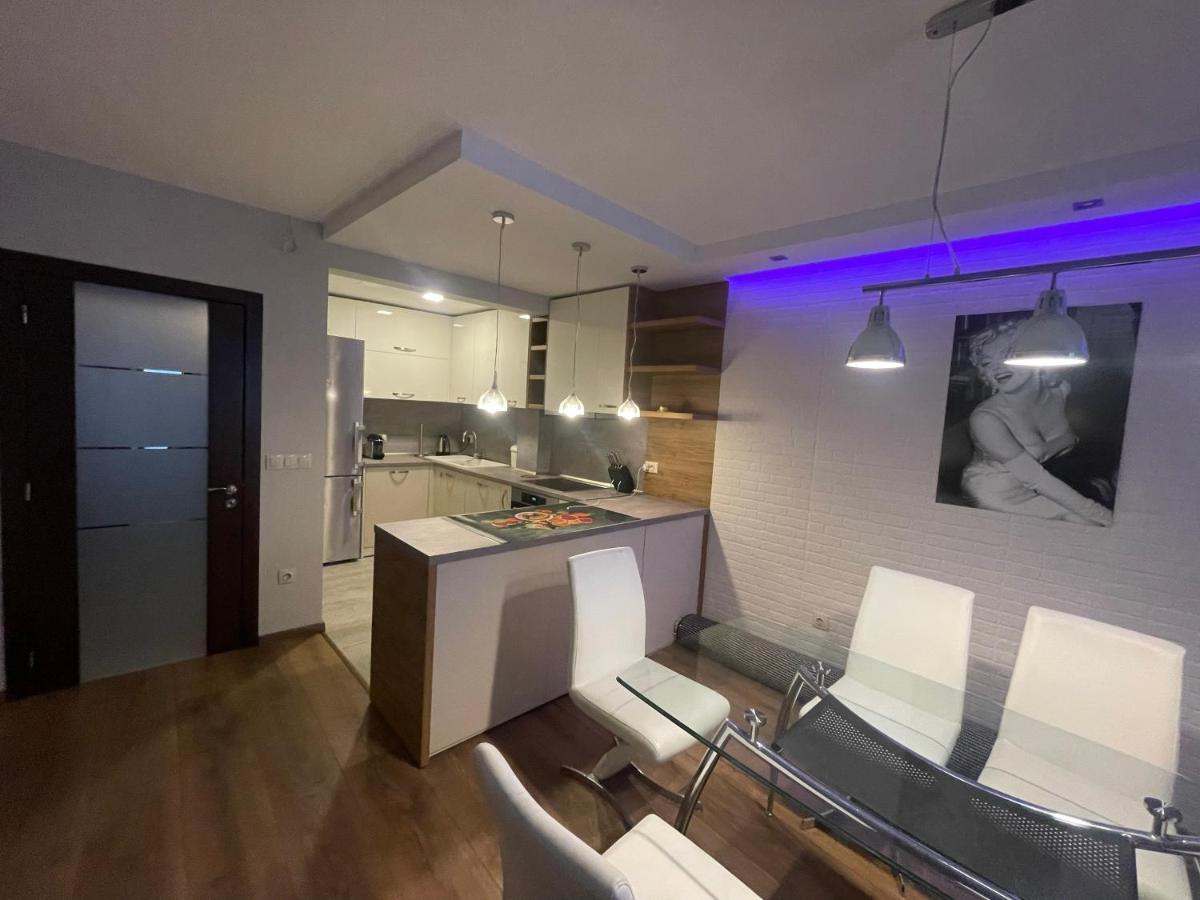 Luxury In Center 1