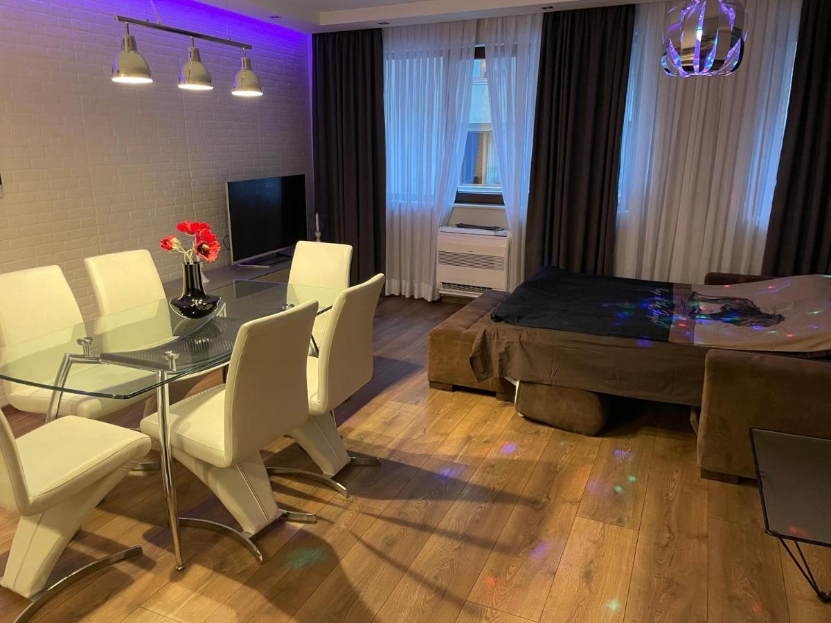 דירה Luxury In Center 1 וארנה
